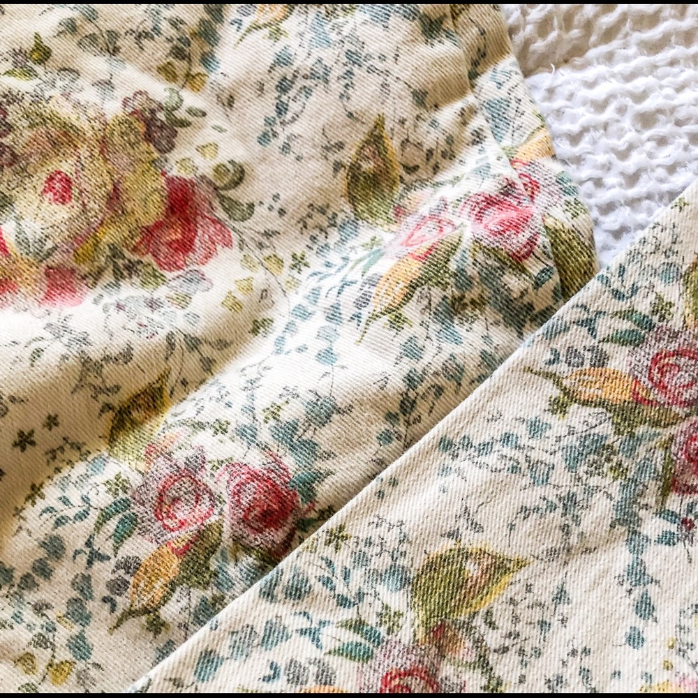Anthropologie floral jeans! - Picture 4 of 8